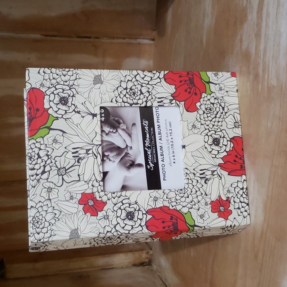 FREE with purchase Special Moments Photo Album holds (24) 4x6 photos